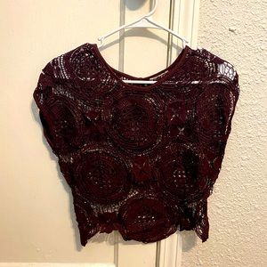 Women’s maroon lace crop top